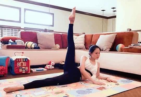 带你参观佟大为住的豪宅老婆经常在家里练瑜伽内部装修很豪华(图1)