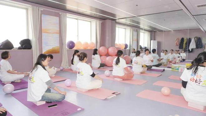 渭南市妇幼保健院“瑜”见新生——孕妇瑜伽活动举行(图1)