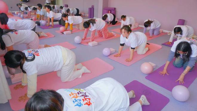 渭南市妇幼保健院“瑜”见新生——孕妇瑜伽活动举行(图3)