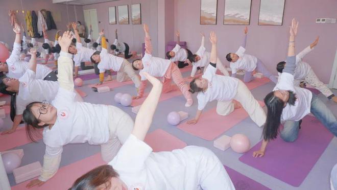 渭南市妇幼保健院“瑜”见新生——孕妇瑜伽活动举行(图5)