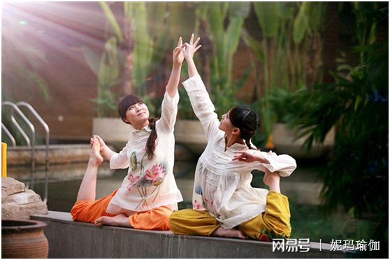银河娱乐澳门娱乐网站杭州瑜伽教练培训班多如牛毛如何选择是关键(图2)