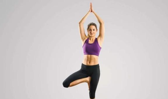 女人过了45要常练这10个瑜伽体式好处很多！(图4)