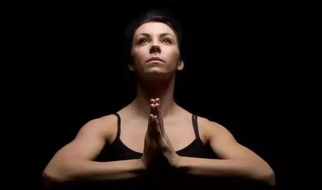 推荐10个瑜伽姿势经常练习增强你的平衡感提高专注力(图1)