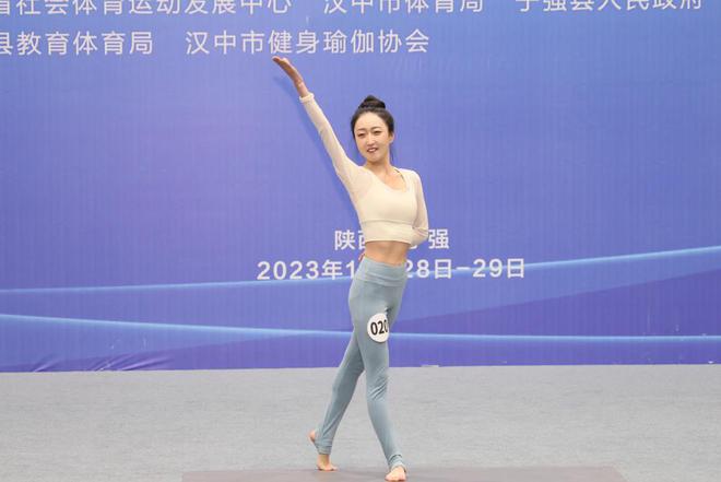 2023年陕西省健身瑜伽公开赛在宁强举行(图8)